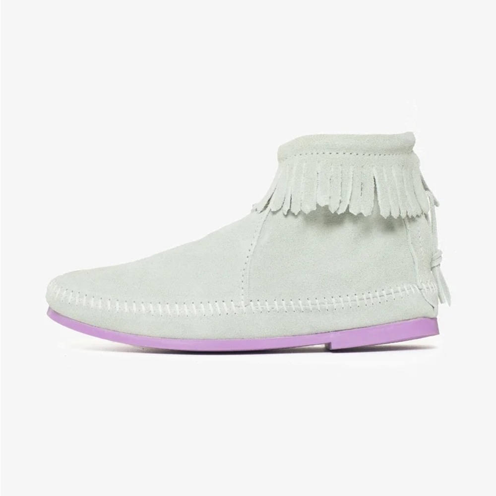Minnetonka Mint Back Zip Bootie